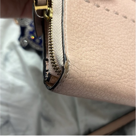 Tory Burch Mcgraw Wristlet - Picture 14 of 15